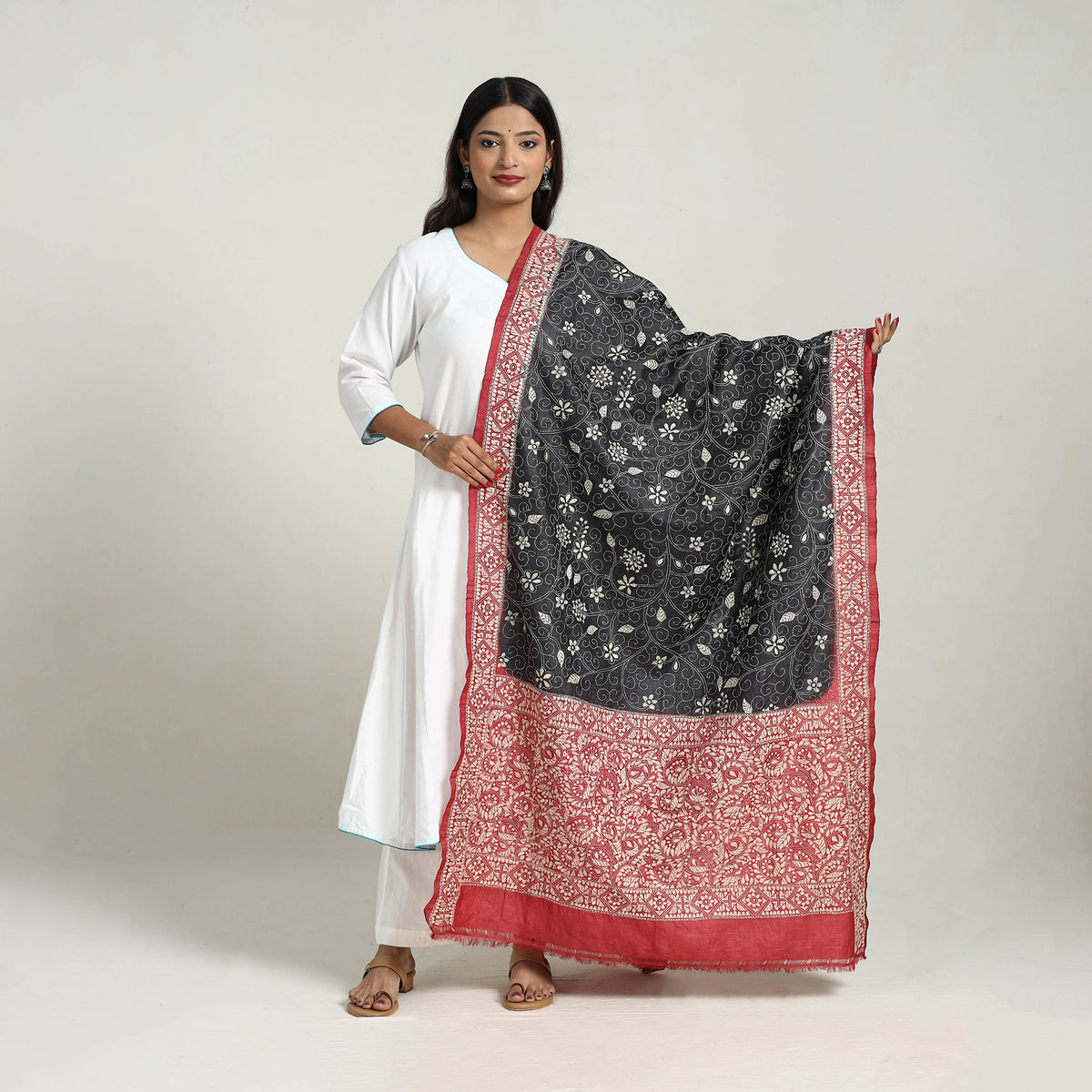 Black - Handloom Tussar Silk Bengal Kantha Embroidery Dupatta 08