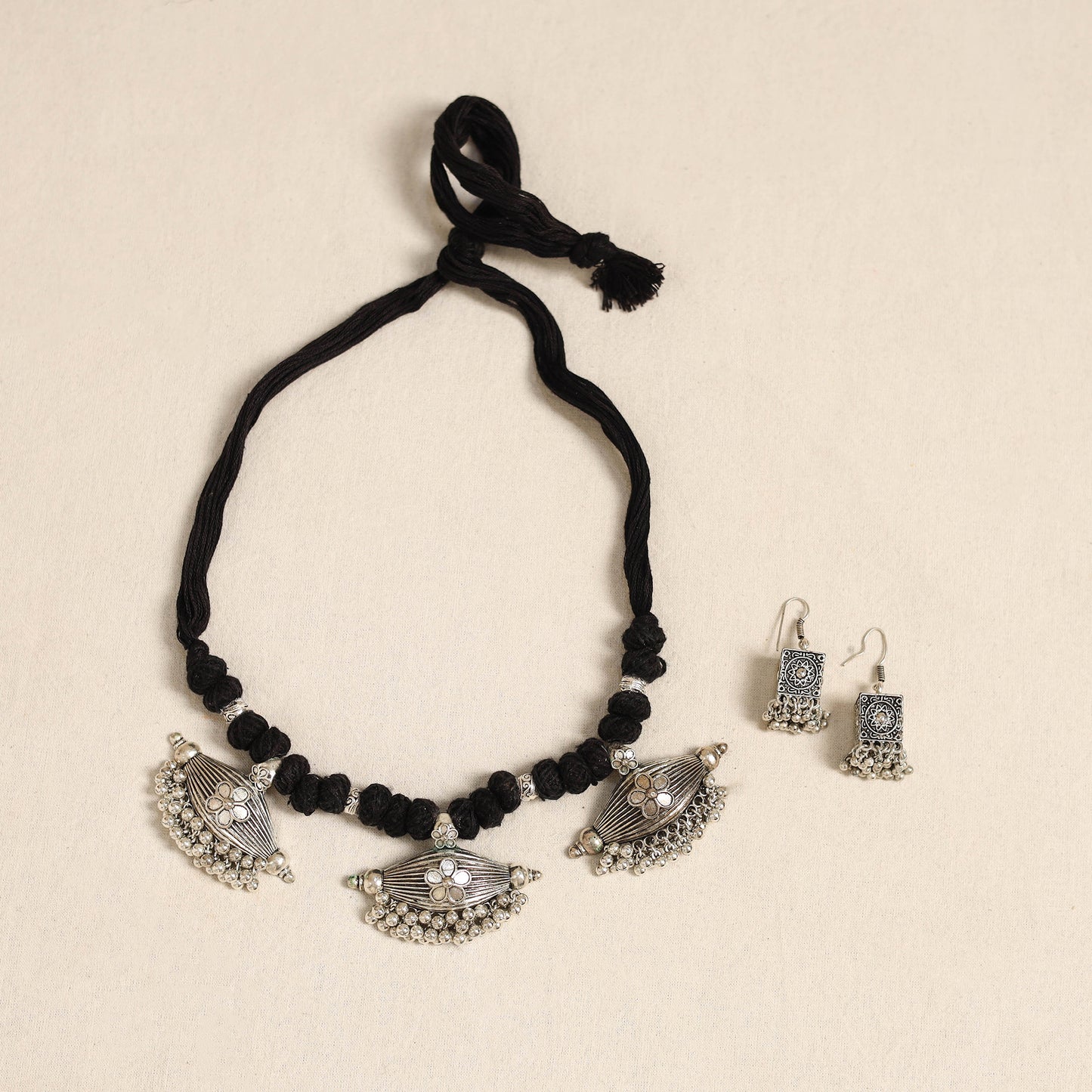 Black - german silver thread beads necklace set 71