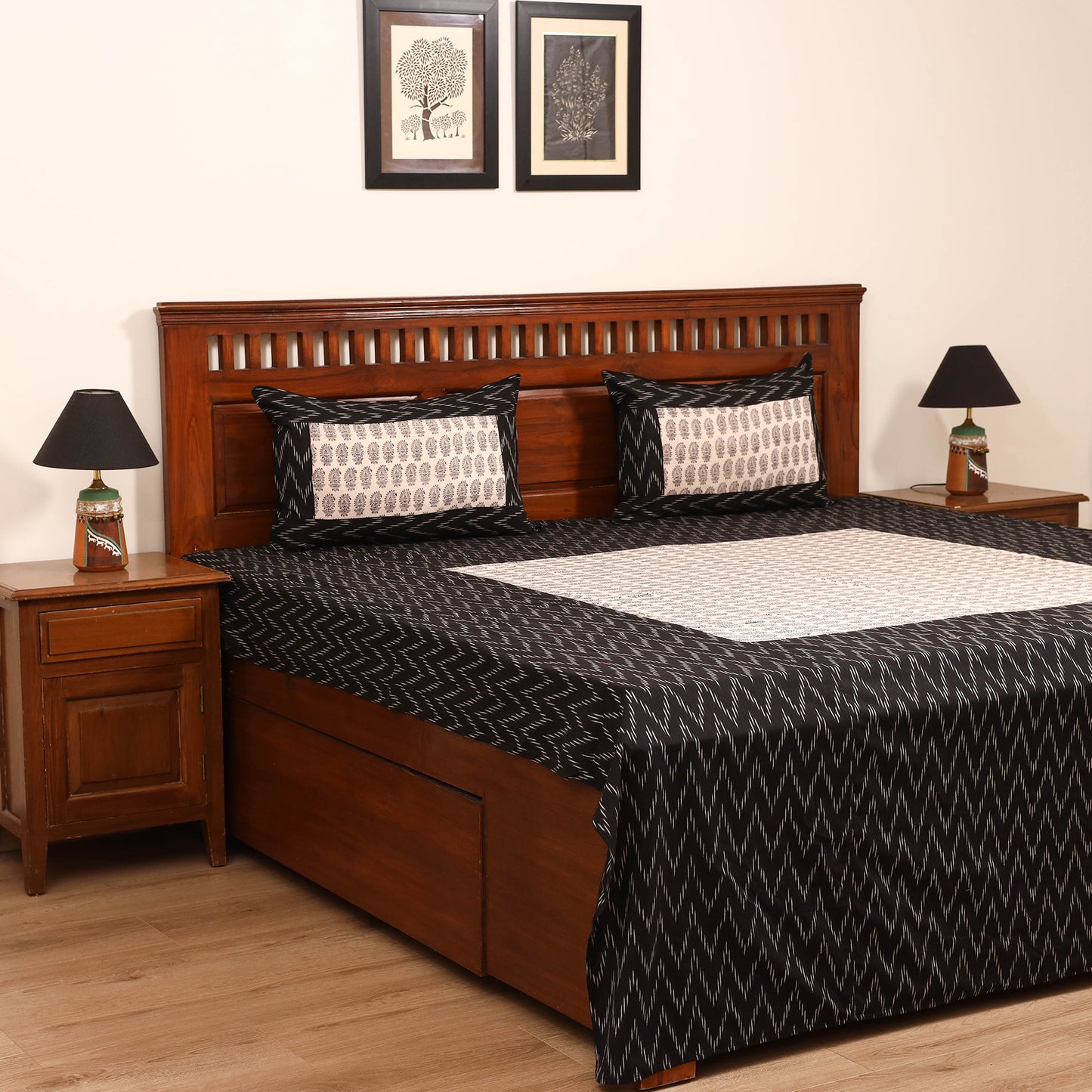 Pochampally Ikat with Bagh Patch Cotton Double Bedsheet Set (108 x 90 in) 06