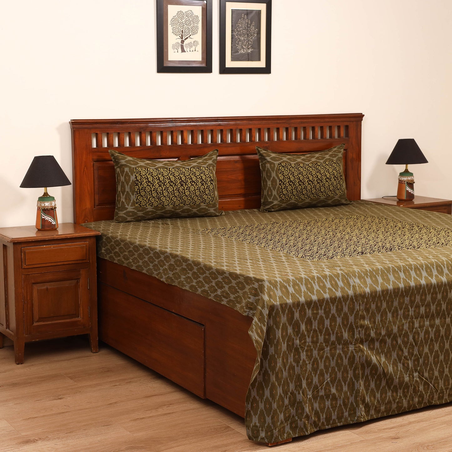 Pochampally Ikat with Bagh Patch Cotton Double Bedsheet Set (108 x 90 in) 08