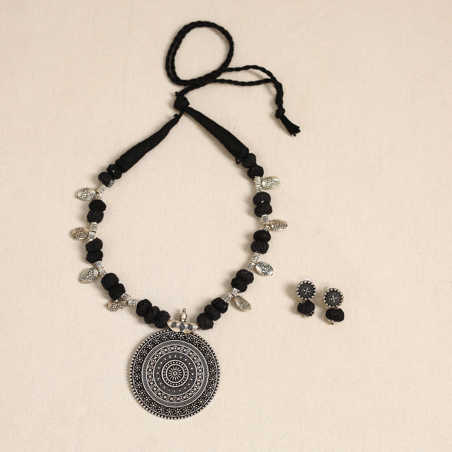 Black - german silver thread beads necklace set 31