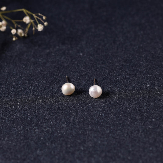 Handcrafted Midnapore Pearl Stud Earrings