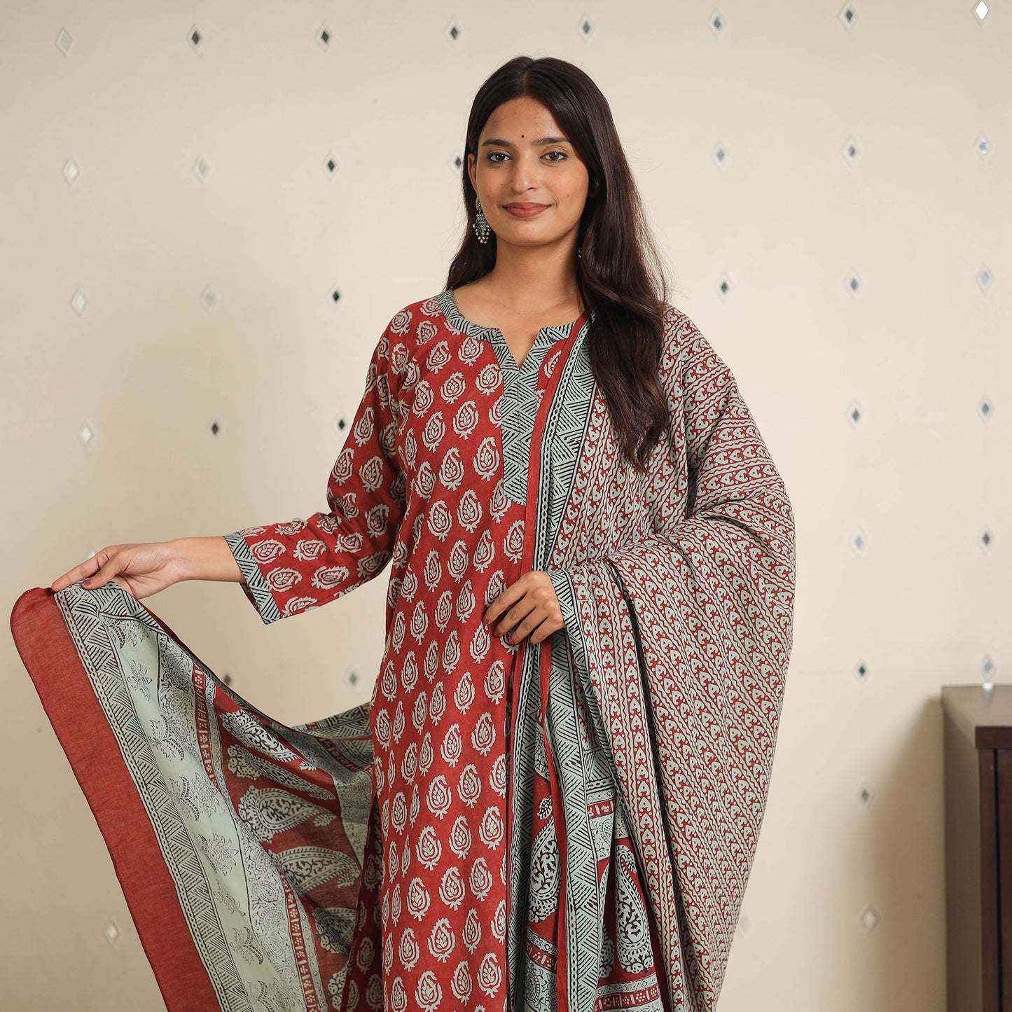 Red - bagh cotton suit set (set of 3) 07 - handcrafted