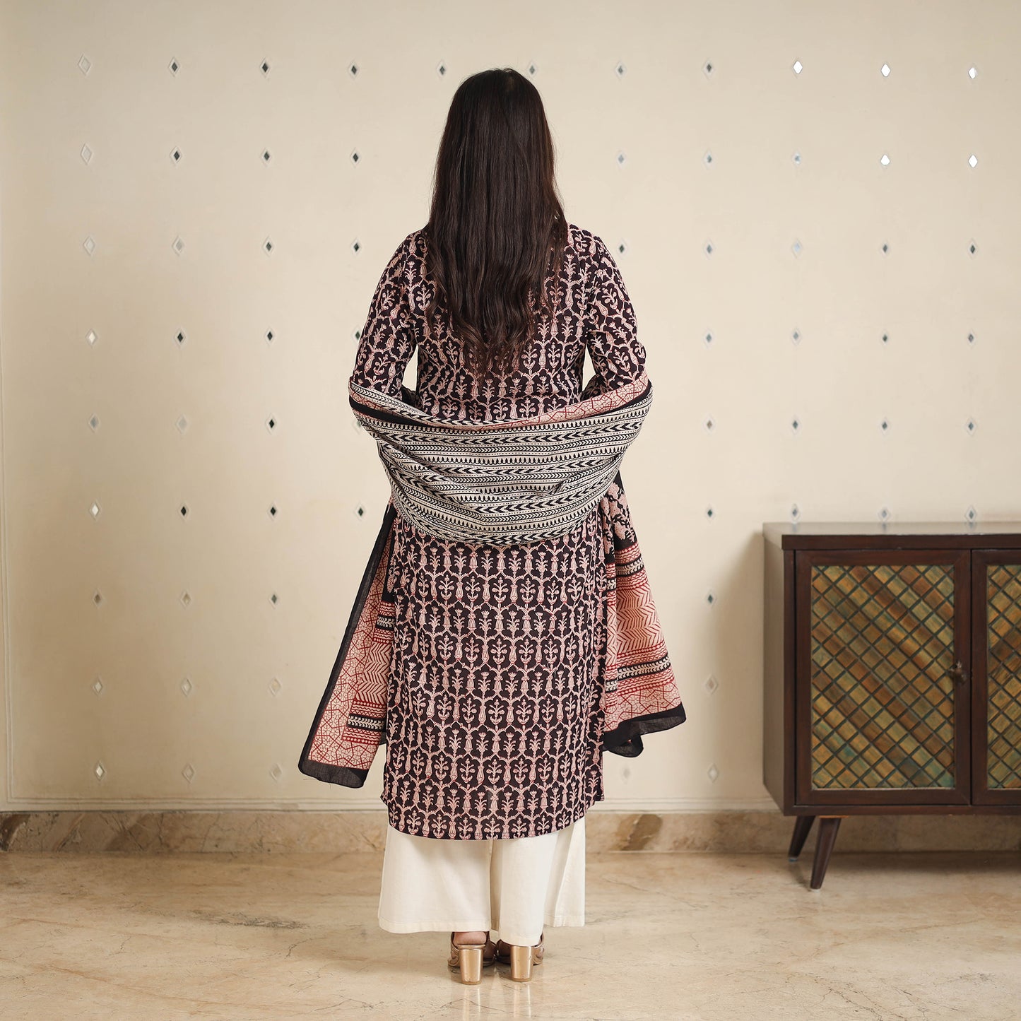 Black - bagh cotton suit set (set of 2) 03 - handcrafted