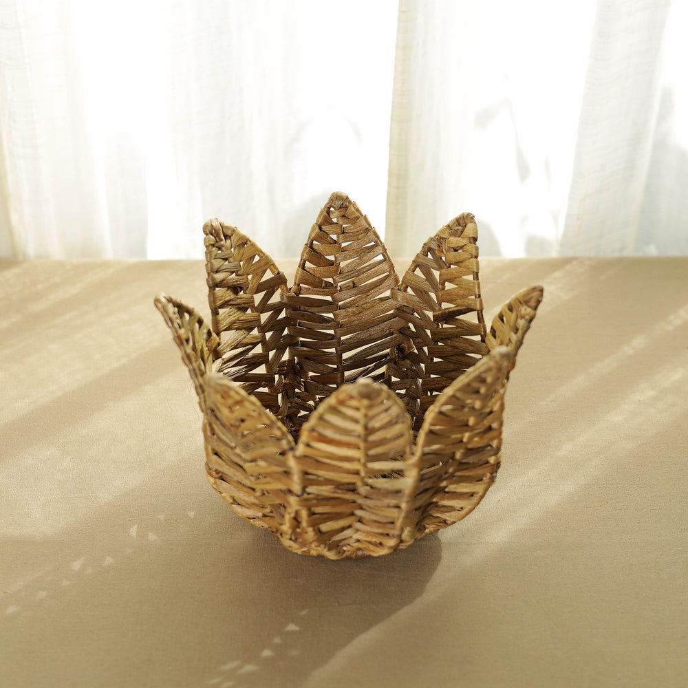 lotus Shape Handmade Water Hyacinth Basket 01