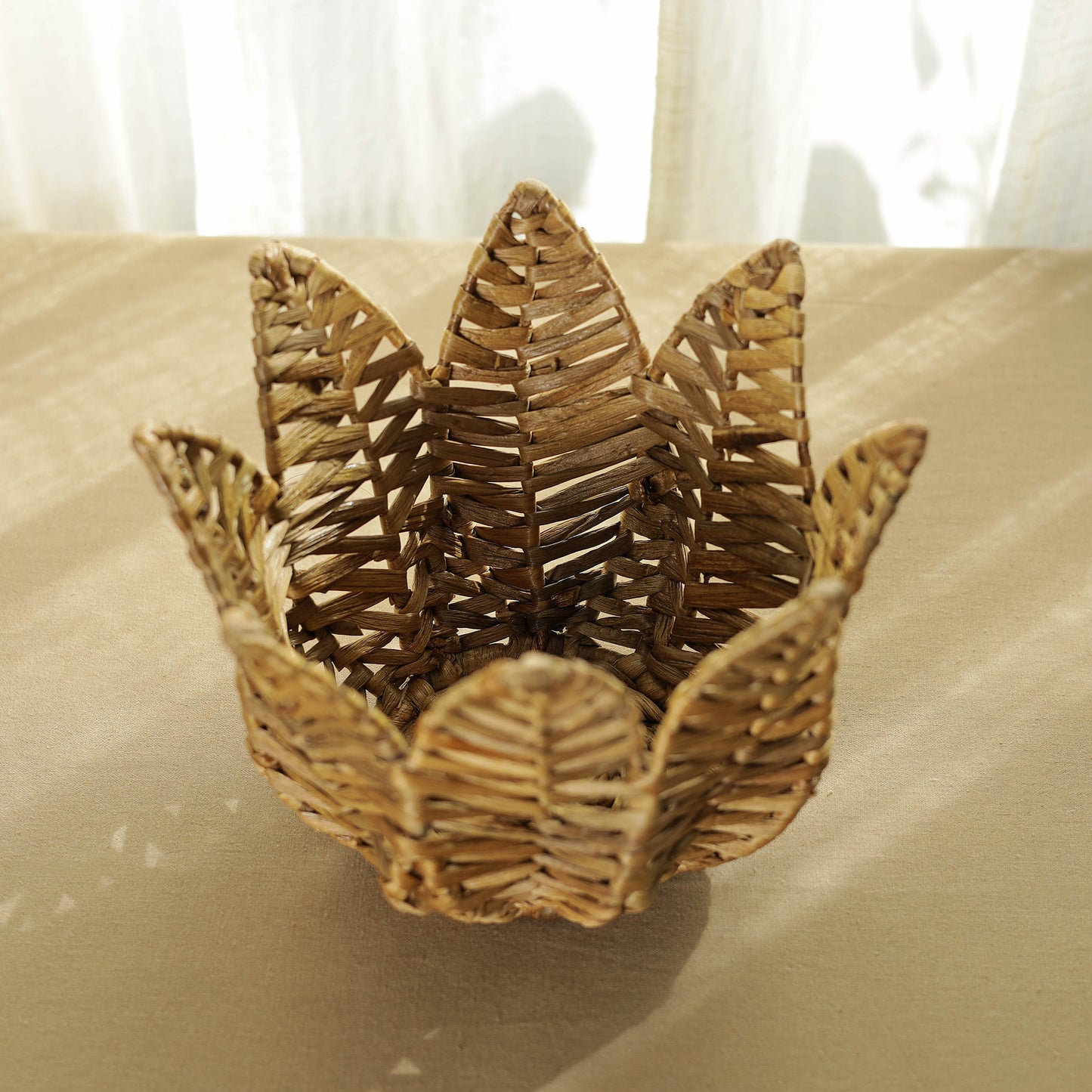 lotus Shape Handmade Water Hyacinth Basket 01