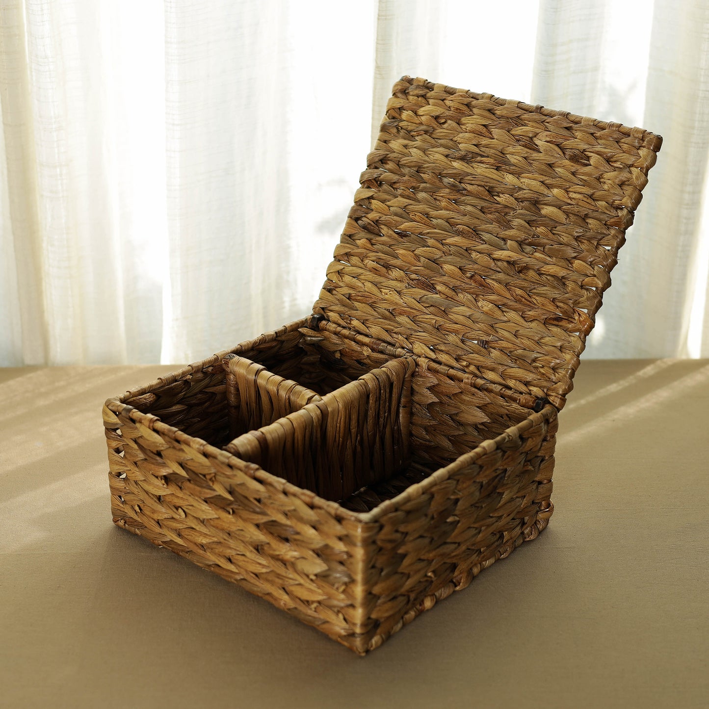 Handmade Water Hyacinth Basket with lid 05