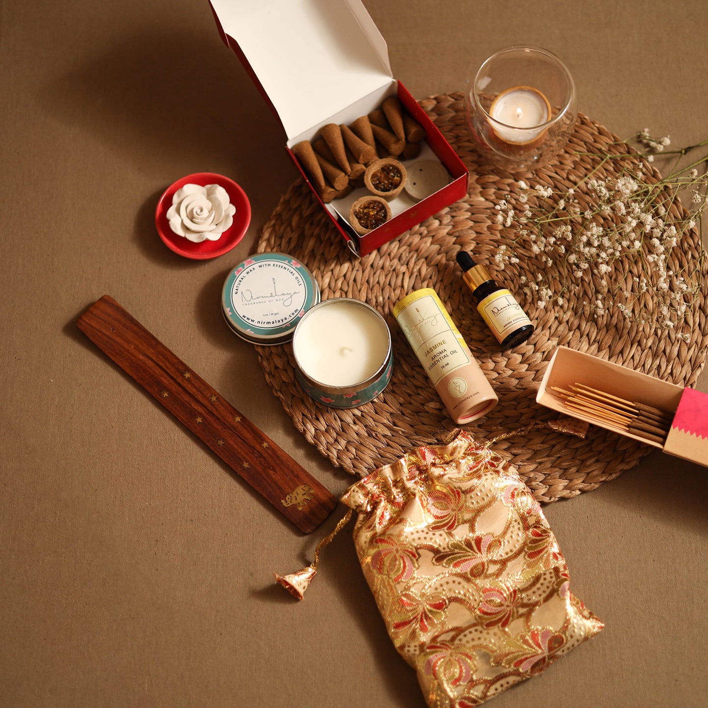 Nirmalaya christmas & new year special gift box 44