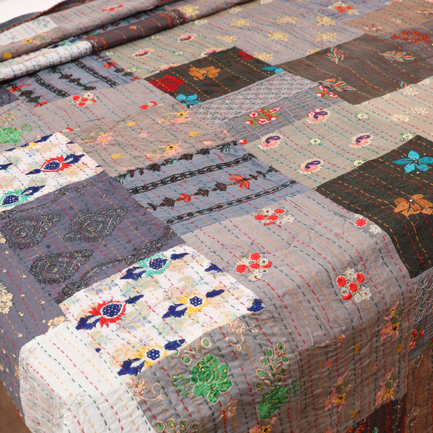 Grey - Khambadiya Tagai Patchwork Quilt / Gudri / Blanket 28