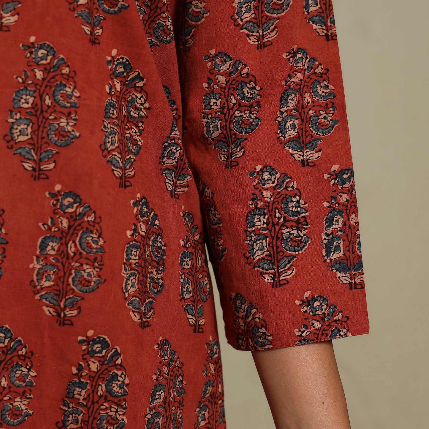 Block Print Natural Dyed Cotton Straight Ajrakh Kurta 09