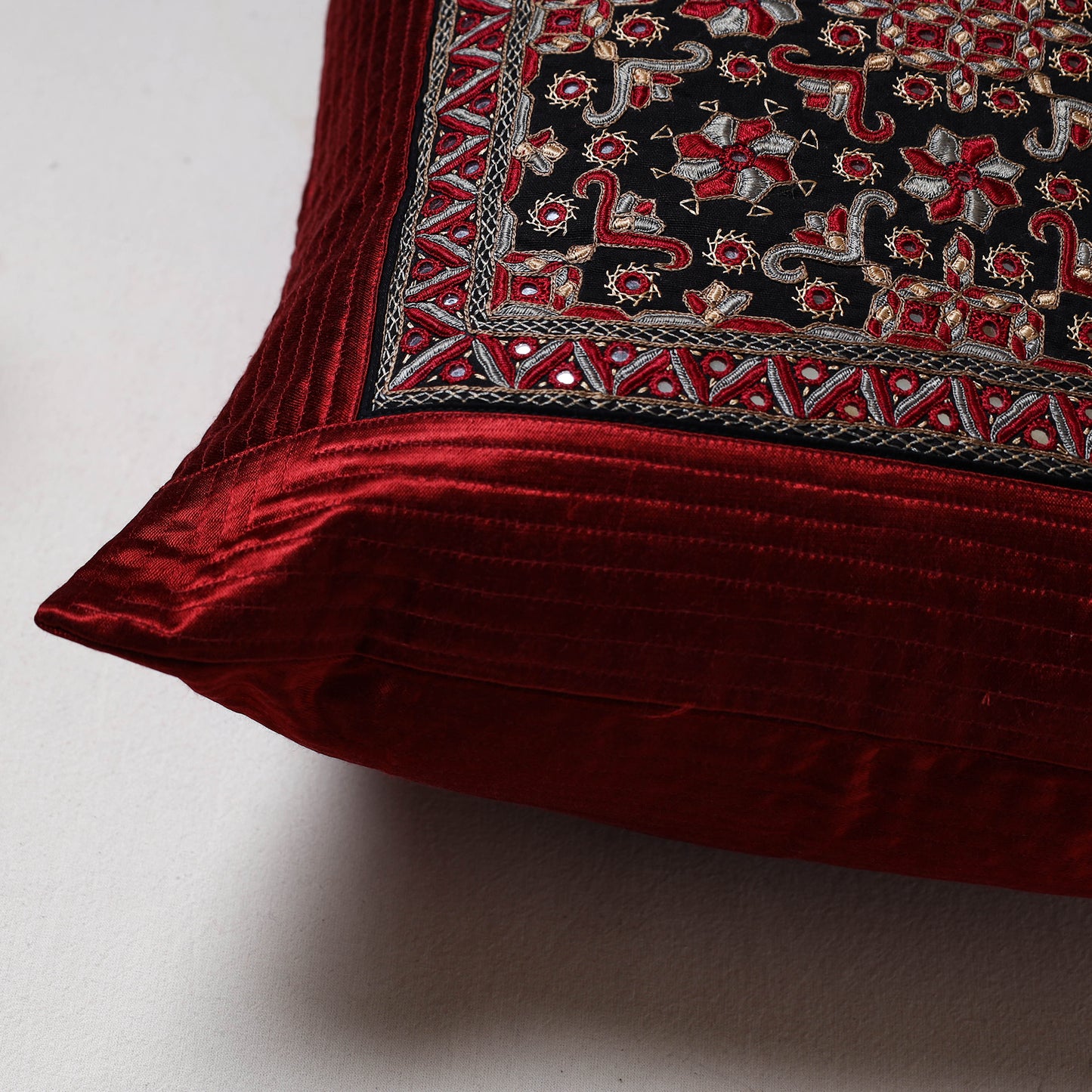 Kutch Pakko Fuldi Hand Embroidery Cushion Cover (16 x 16 in) 19