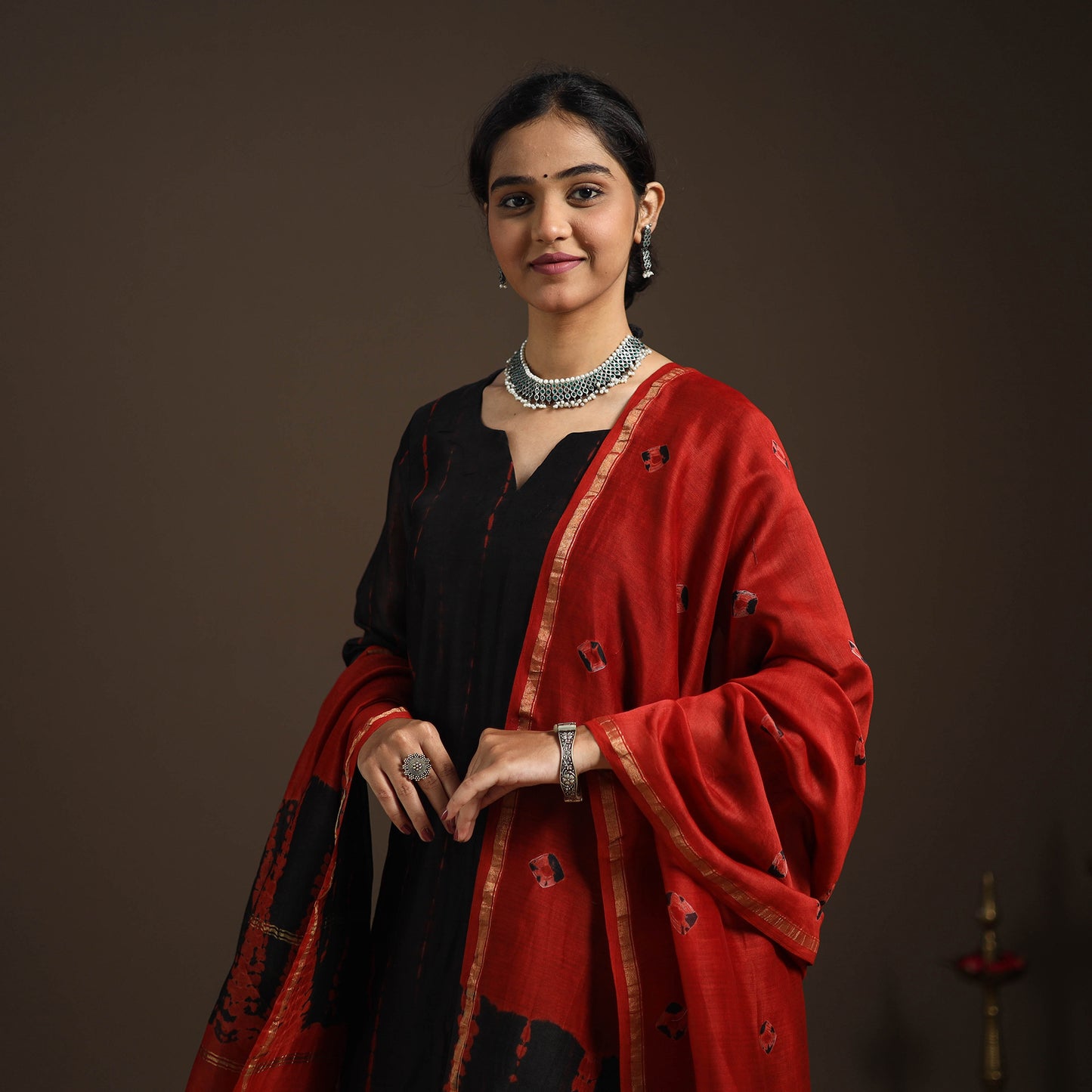 Black - chanderi silk shibori kurta set (set of 3) 10