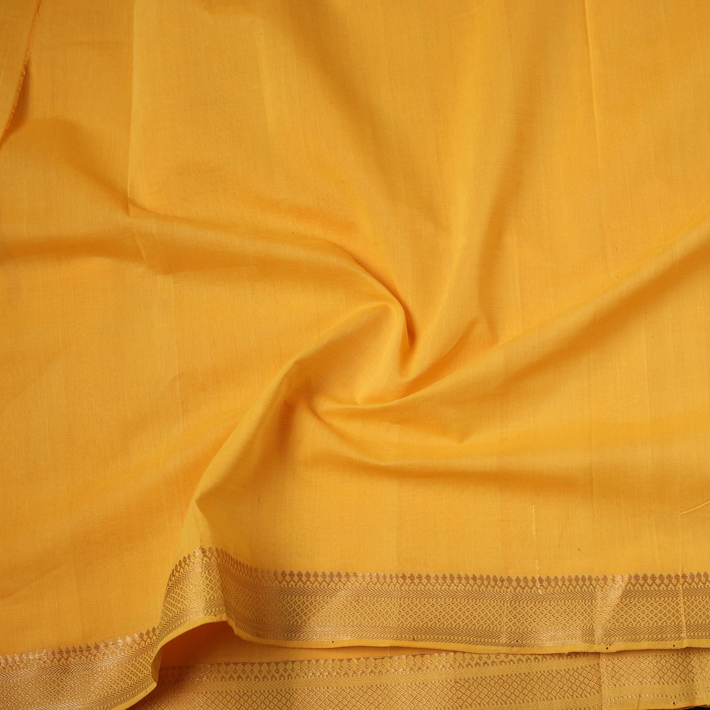 Handloom Mangalagiri Cotton Fabric with Nizam Zari Border 02
