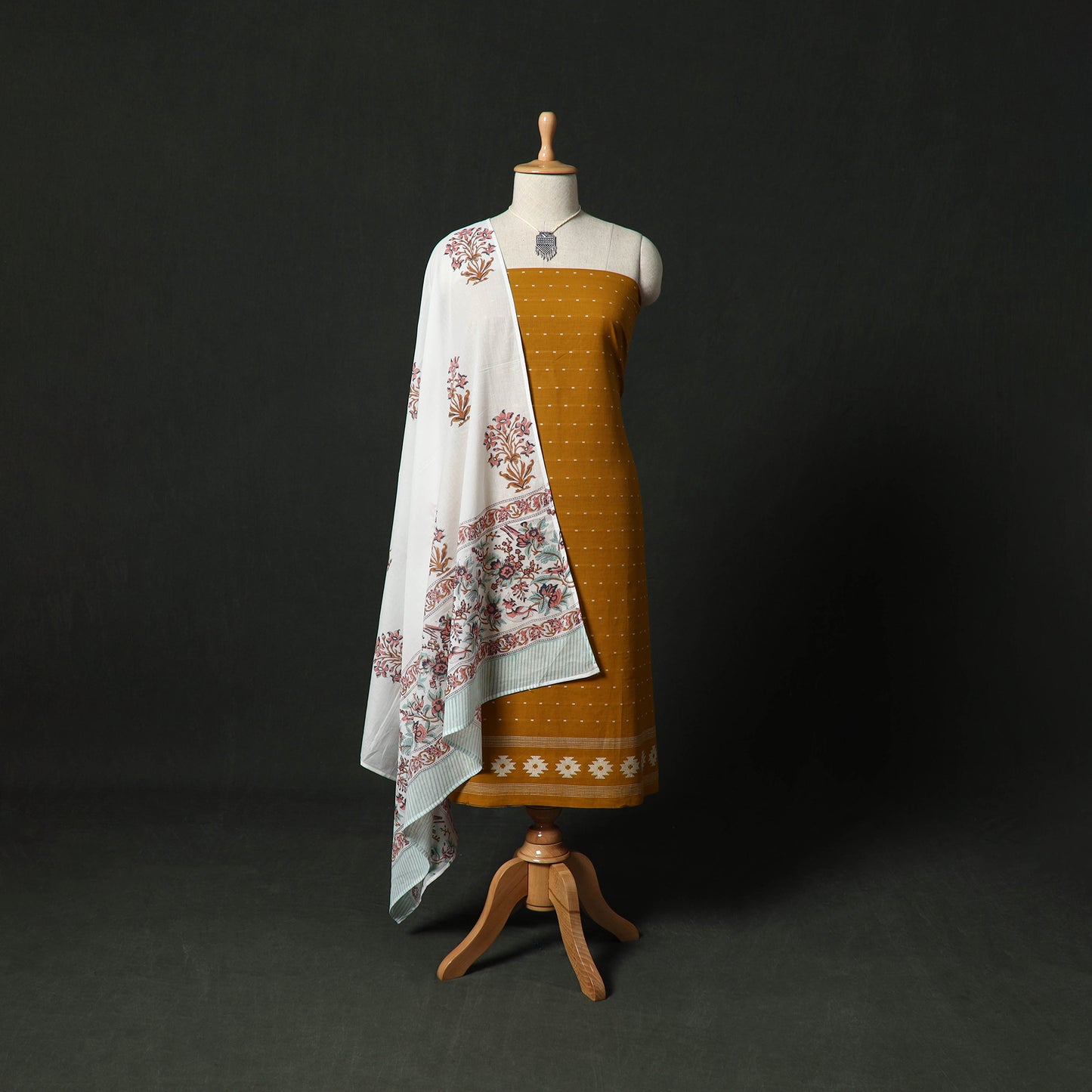 Jacquard Woven 2pc Cotton Unstitched Dress Material Kurta Set with Jewellery 02
