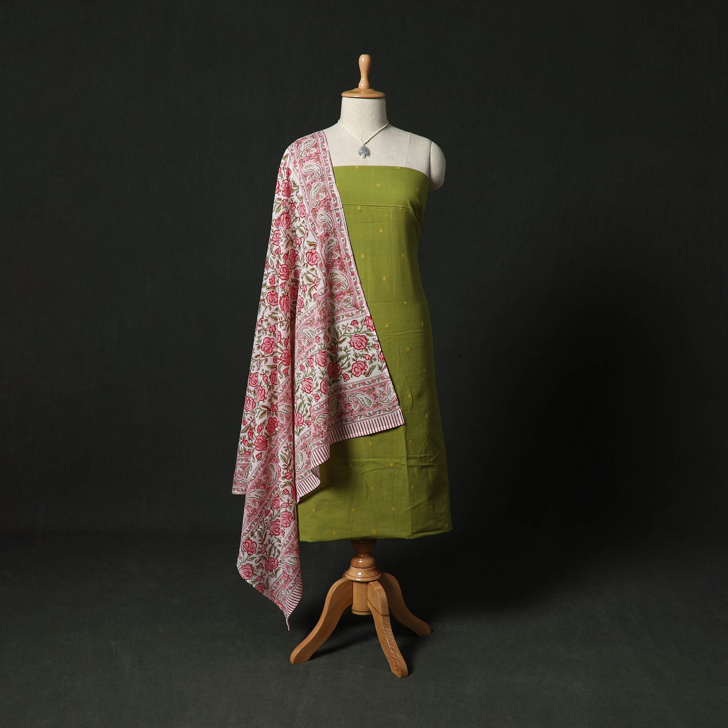 Jacquard Woven 2pc Cotton Unstitched Dress Material Kurta Set with Jewellery 04