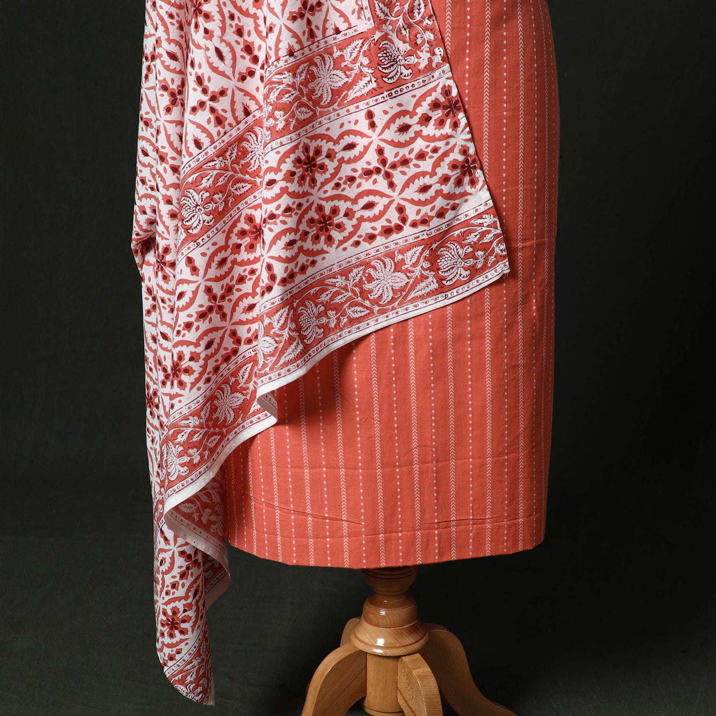 Jacquard Woven 2pc Cotton Unstitched Dress Material Kurta Set with Jewellery 17