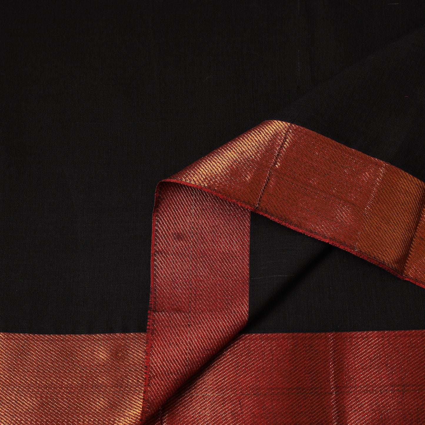 Dharwad Cotton Fabric with Zari Border 10