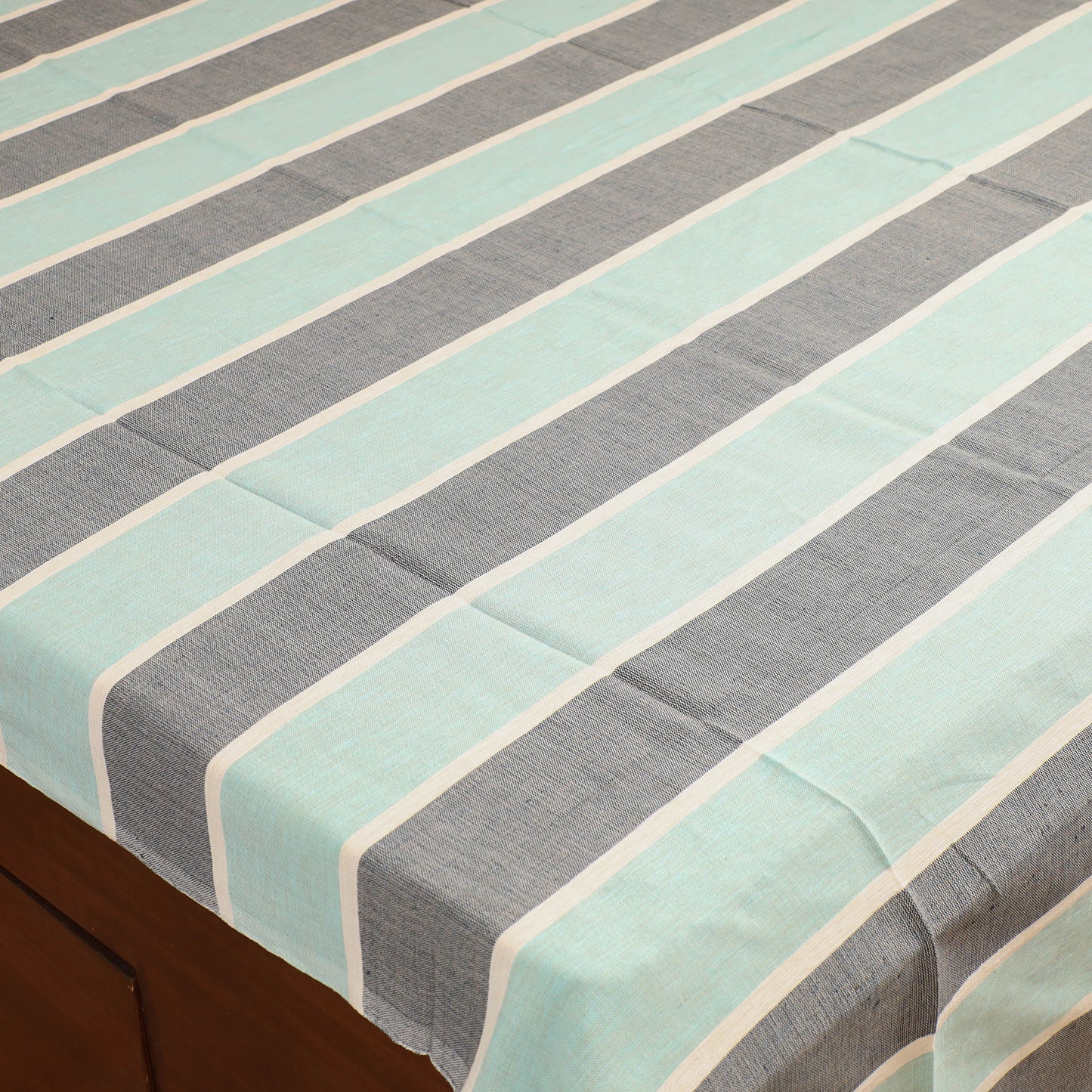 Handloom Cotton Double Bedsheet (108 x 90 in) 04
