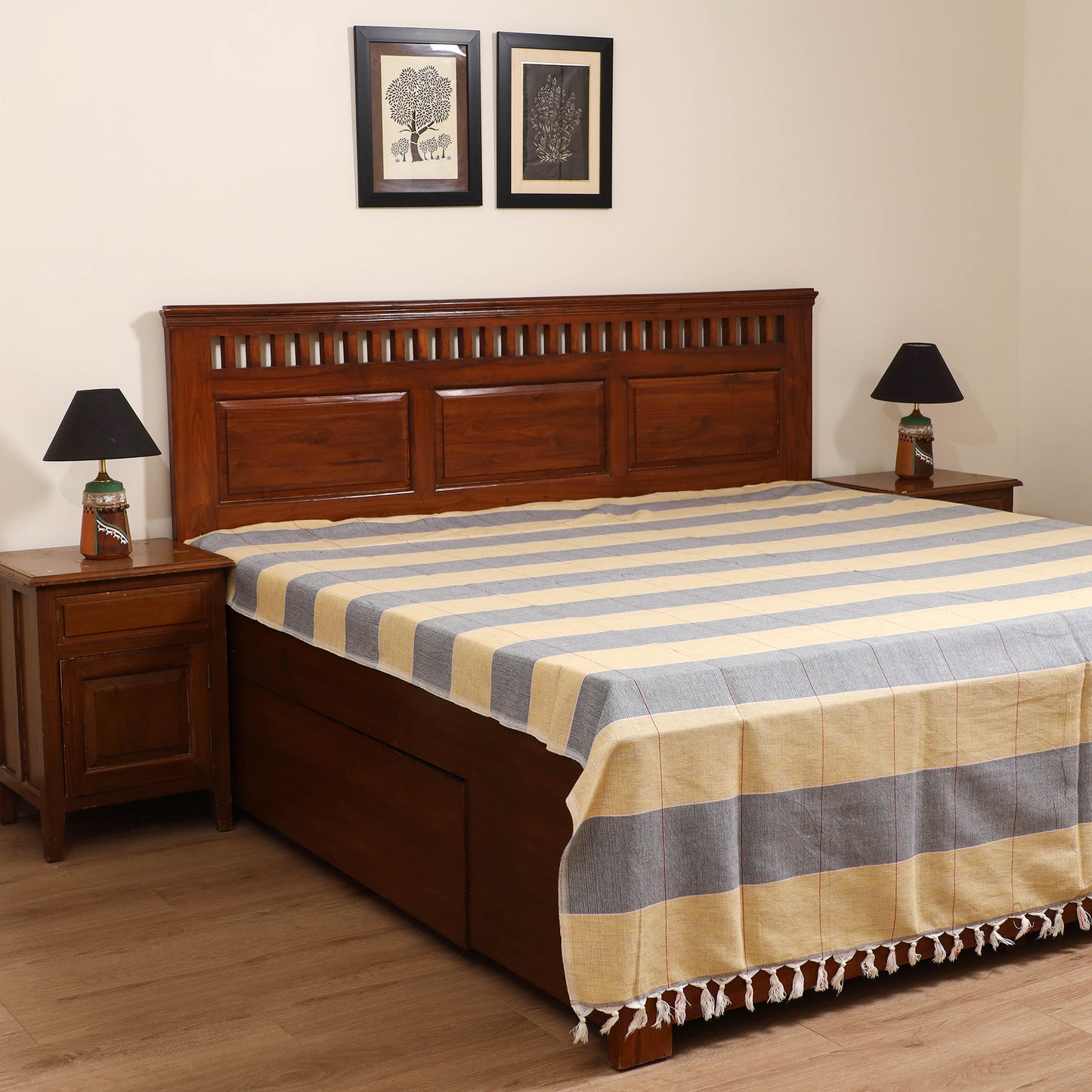 Handloom Cotton Double Bedsheet (108 x 90 in) 100