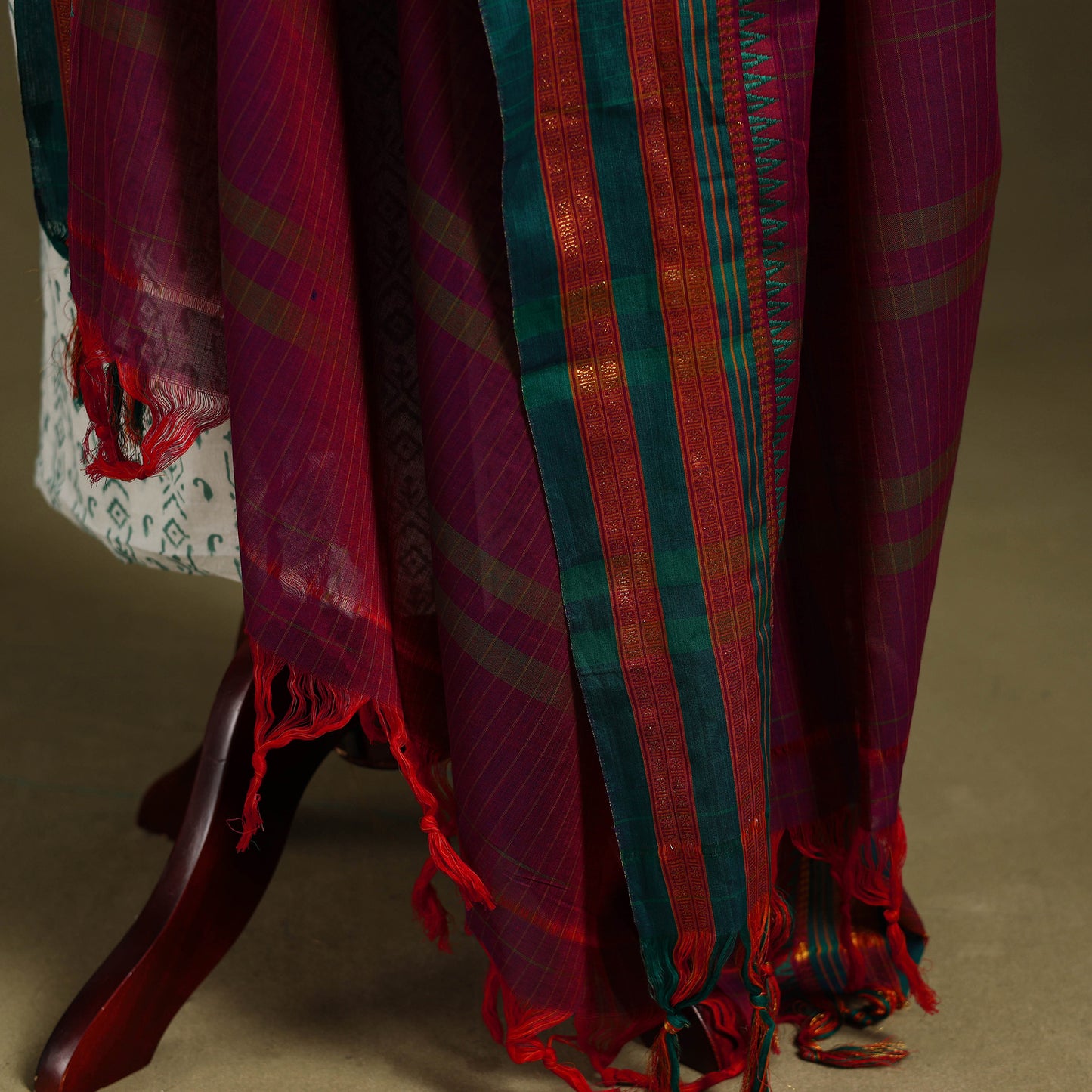 Purple - dharwad cotton dupatta with zari border 01