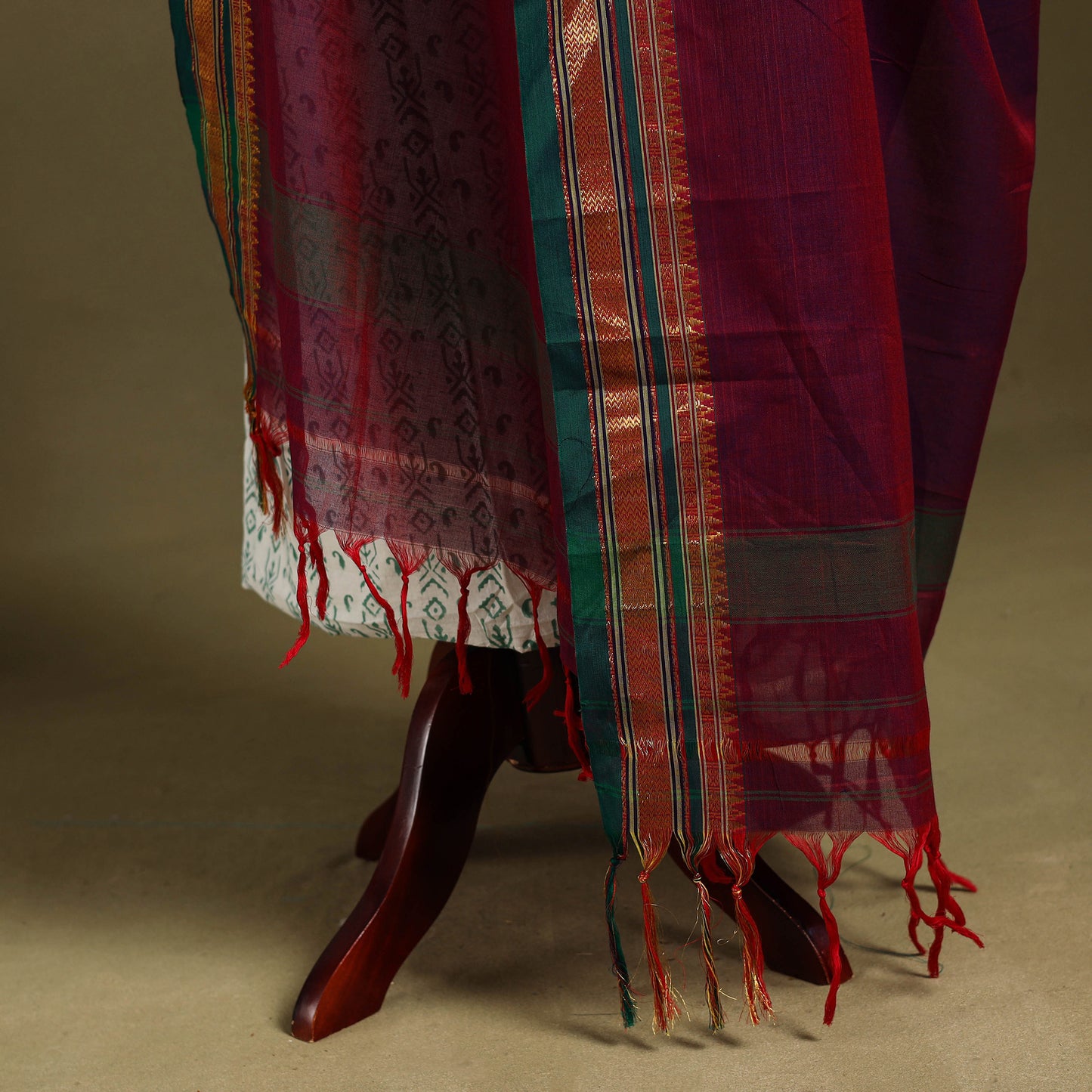 Purple - dharwad cotton dupatta with zari border 11