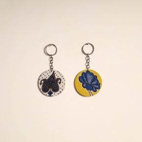 Multicolor - fabric-embellished wood keychain (set of 2) 04