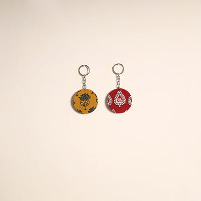 Multicolor - fabric-embellished wood keychain (set of 2) 18