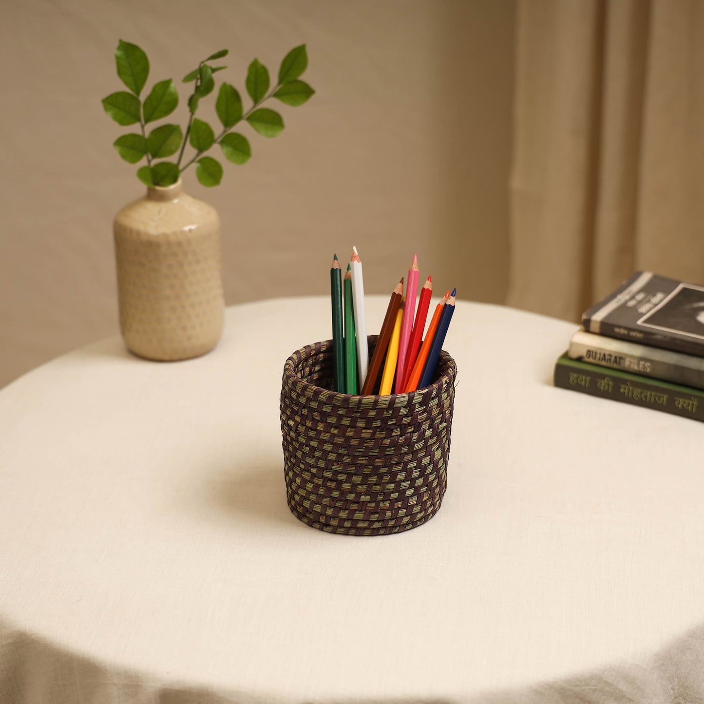 Brown - Handcrafted Eco-Friendly Sabai Grass Pen Stand 01