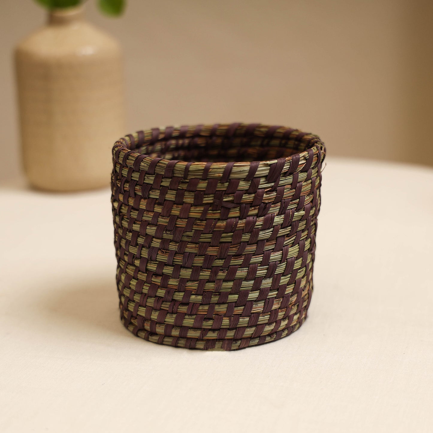 Brown - Handcrafted Eco-Friendly Sabai Grass Pen Stand 01