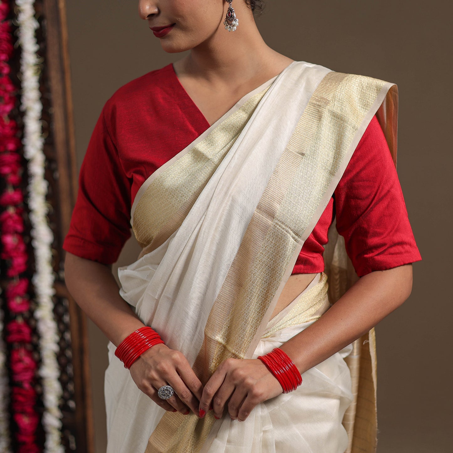 White - Durga Pooja Special - Traditional Handloom Maheshwari Silk Saree 04