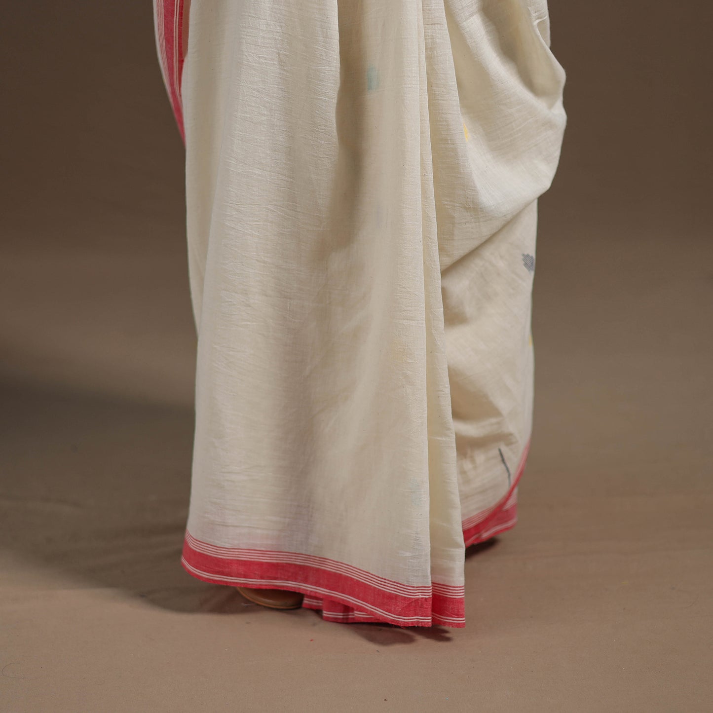 White - Durga Pooja Special - Handloom Cotton Burdwan Jamdani Saree 04