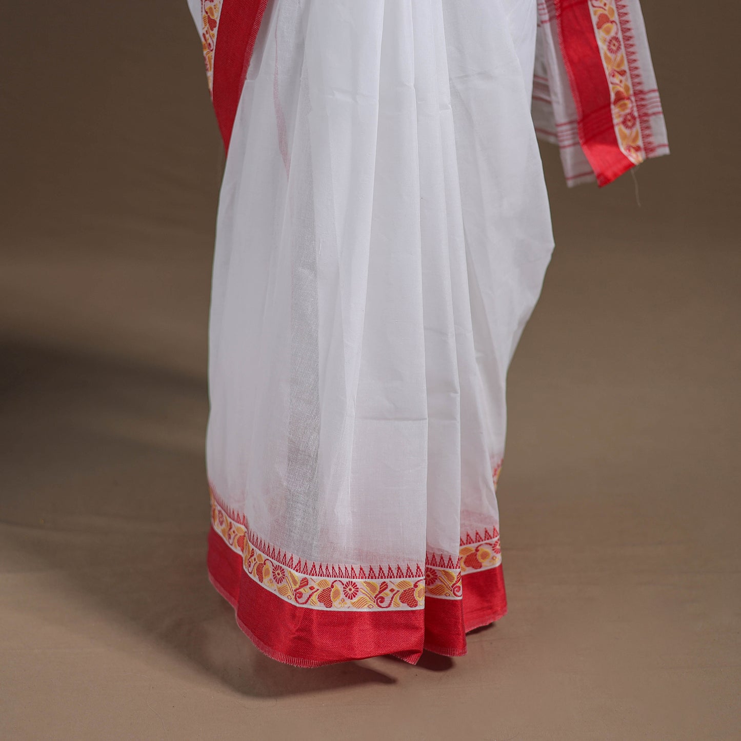 White - Durga Pooja Special - Handloom Cotton Phulia Jamdani Saree 05