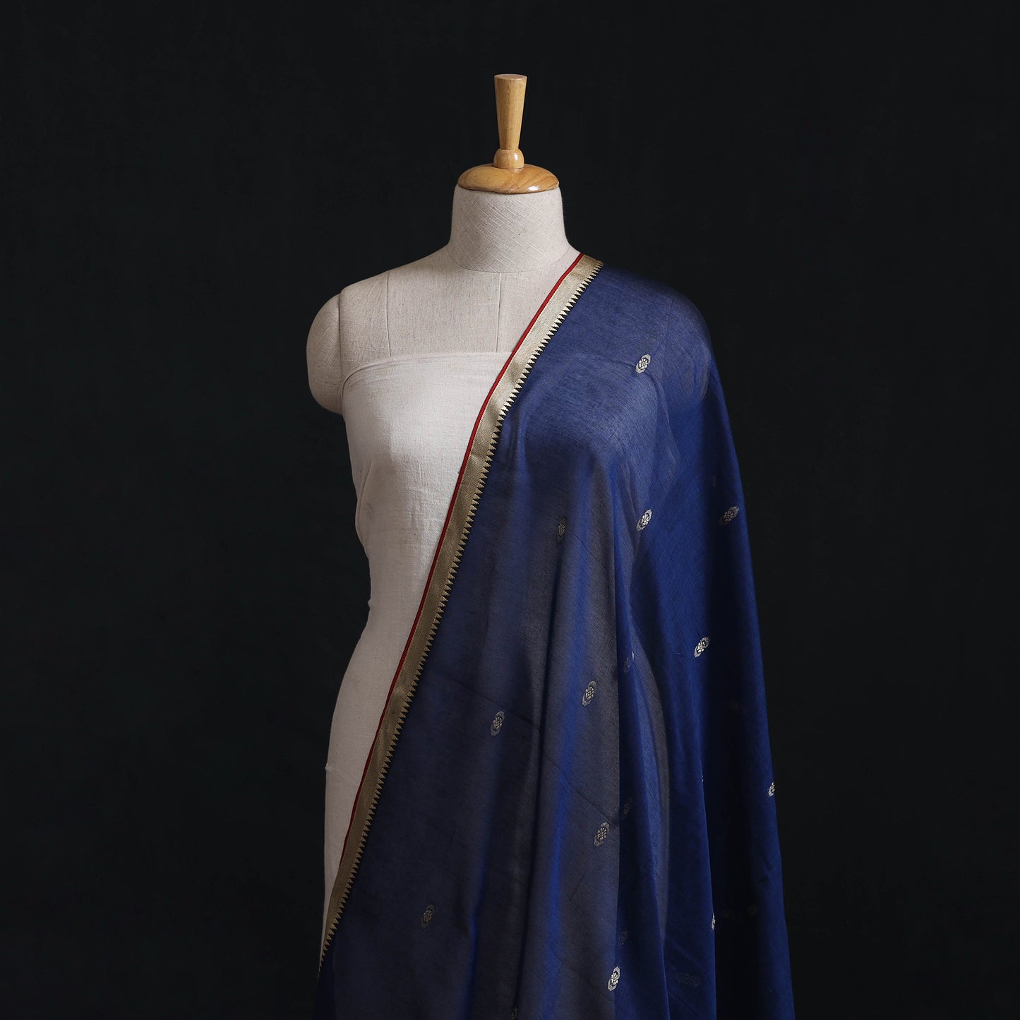 Dharwad Mercerised Cotton Thread Buta Fabric 20
