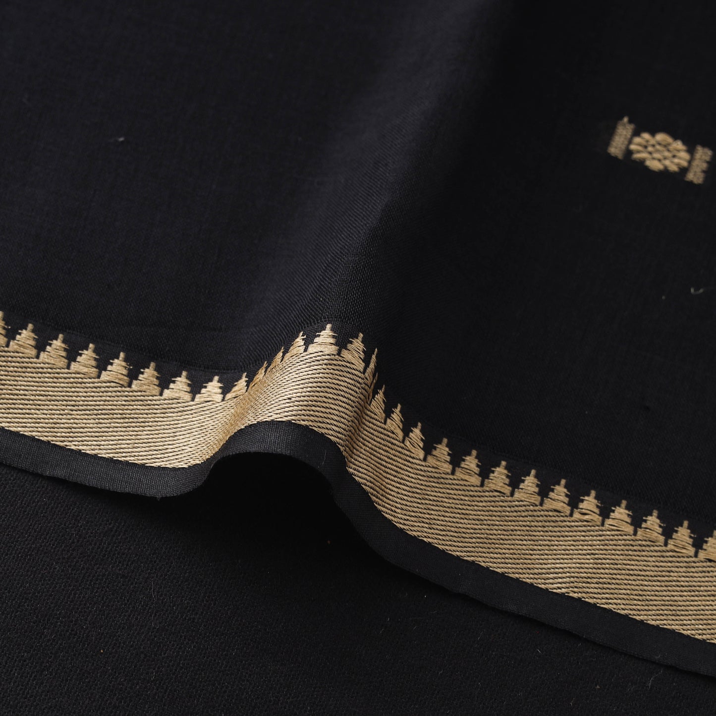 Dharwad Mercerised Cotton Thread Buta Fabric 03