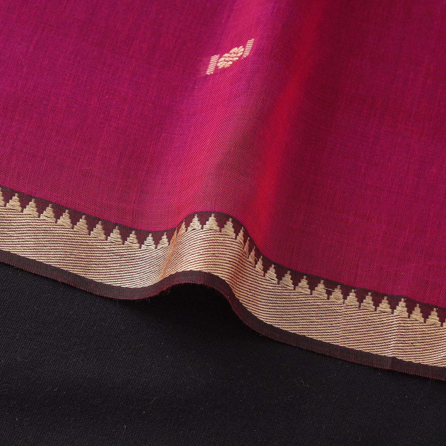 Dharwad Mercerised Cotton Thread Buta Fabric 02