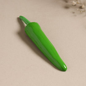 Green chilli - handpainted terracotta magnet 01