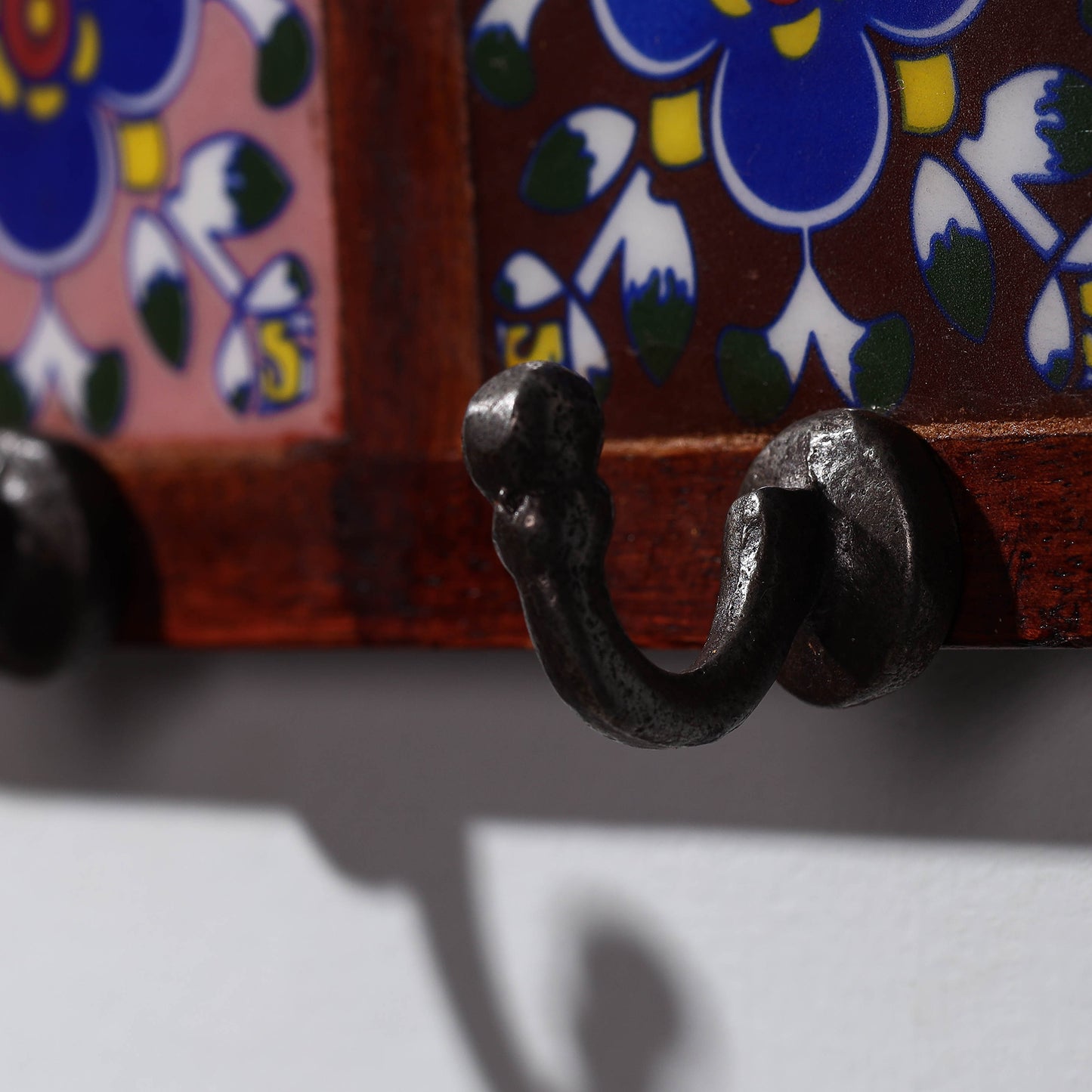 ceramic hook hanger