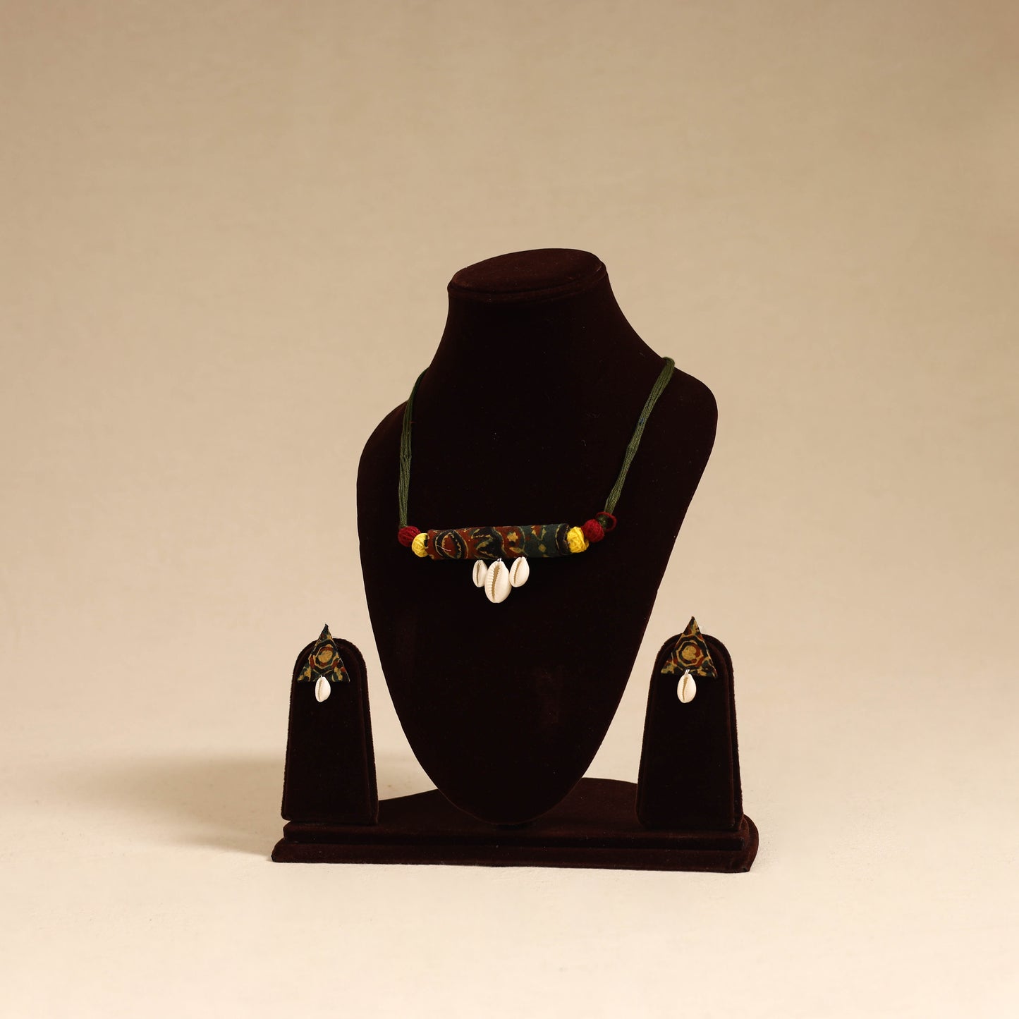 Green - handmade fabart shell necklace set 18 - handcrafted