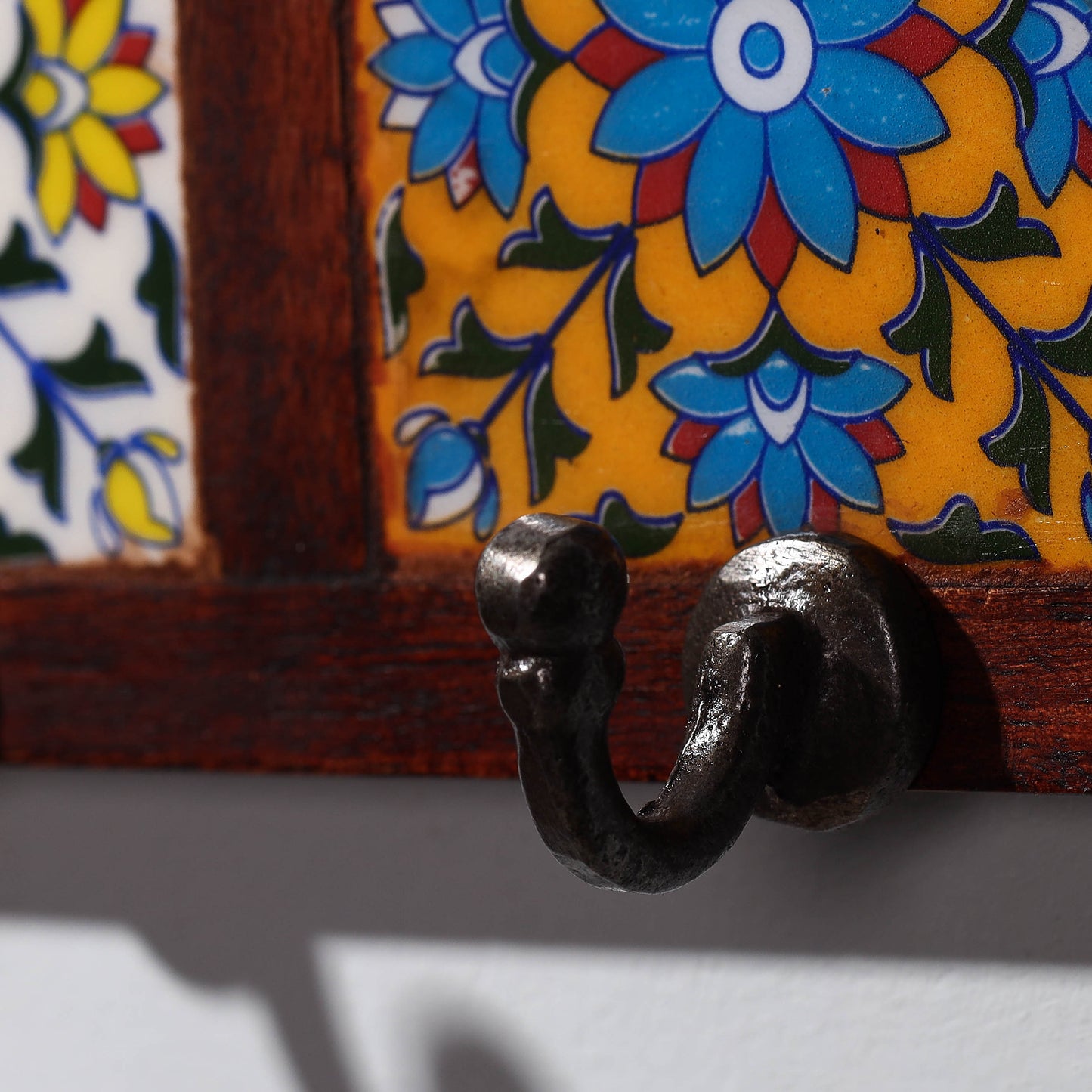 ceramic hook hanger