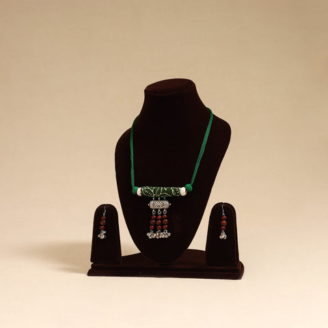 Green - handmade fabart shell necklace set 31 - handcrafted