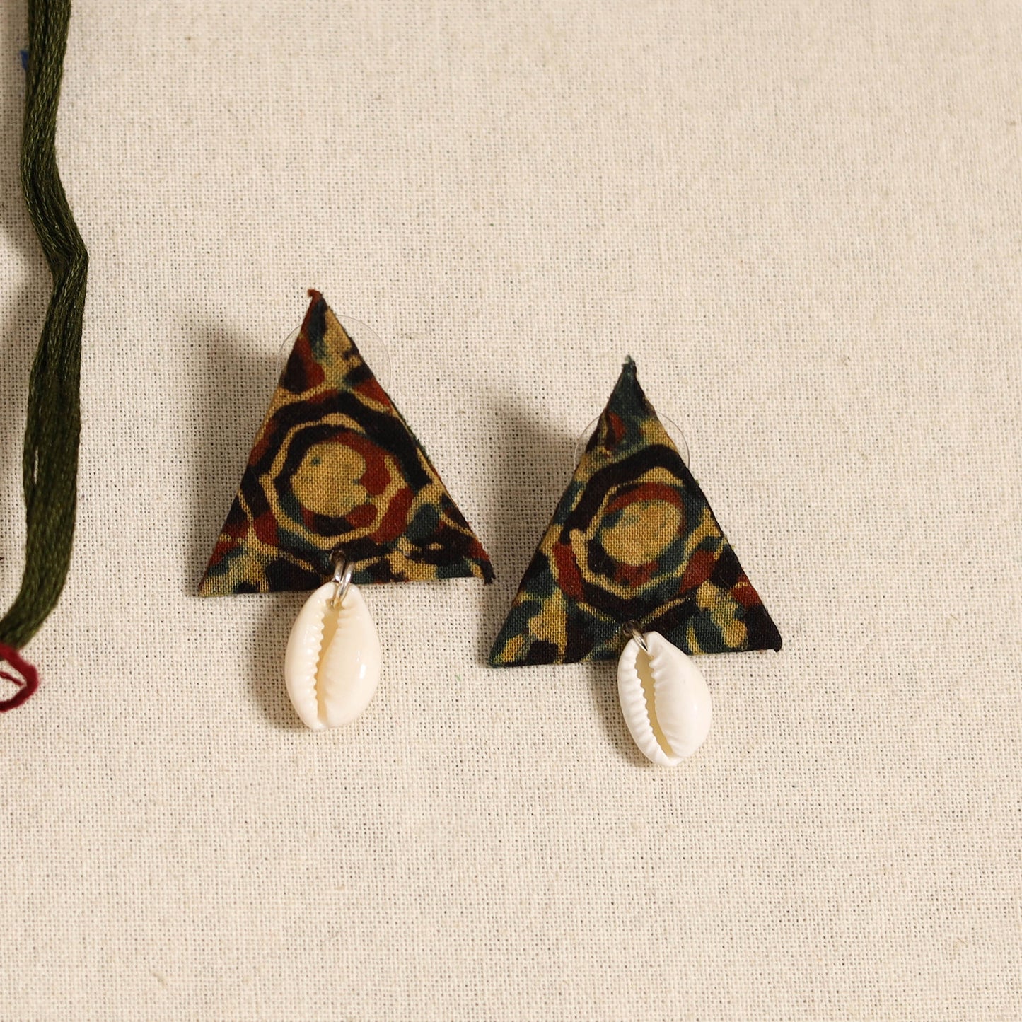 Green - handmade fabart shell necklace set 18 - handcrafted