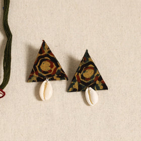 Green - handmade fabart shell necklace set 18 - handcrafted