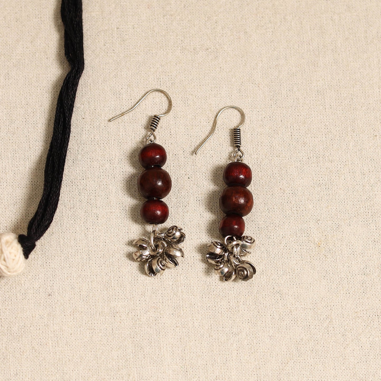 Black - handmade fabart shell necklace set 30 - handcrafted