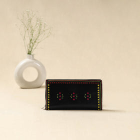 Handcrafted Kutch Leather Clutch / Wallet 39