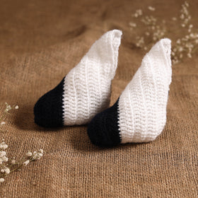 White - hand knitted woollen socks for kids (6-12 months)