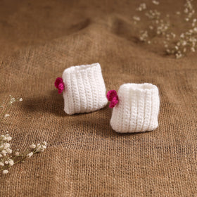 White - hand knitted woollen socks for kids (6-12 months)