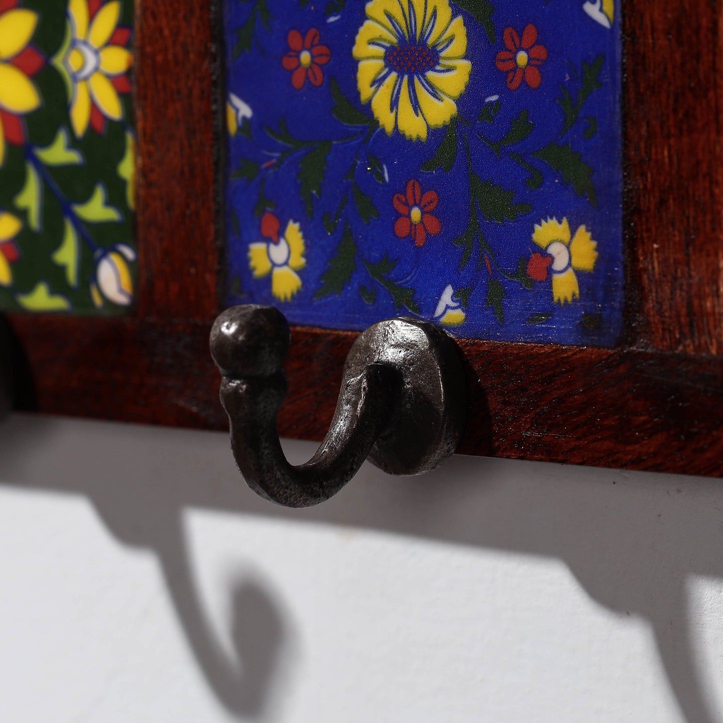 ceramic hook hanger