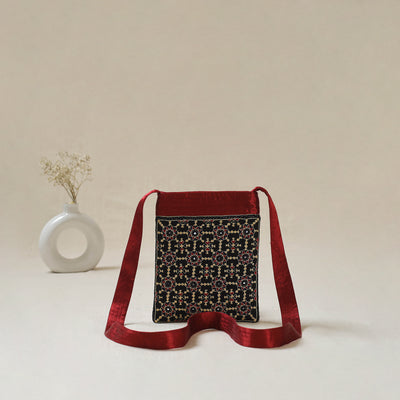 Kutch Neran Hand Embroidered Sling Bag 05