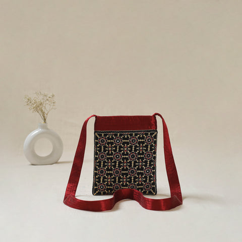Kutch Neran Hand Embroidered Sling Bag 05