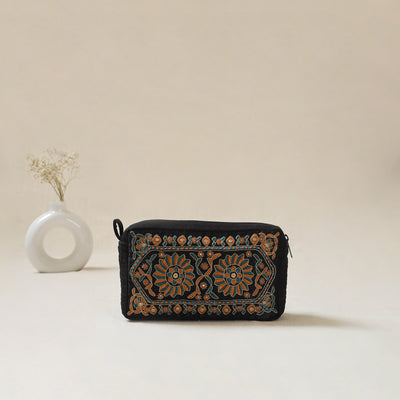 Kutch Sindhi Memon Hand Embroidered Travel Pouch 25